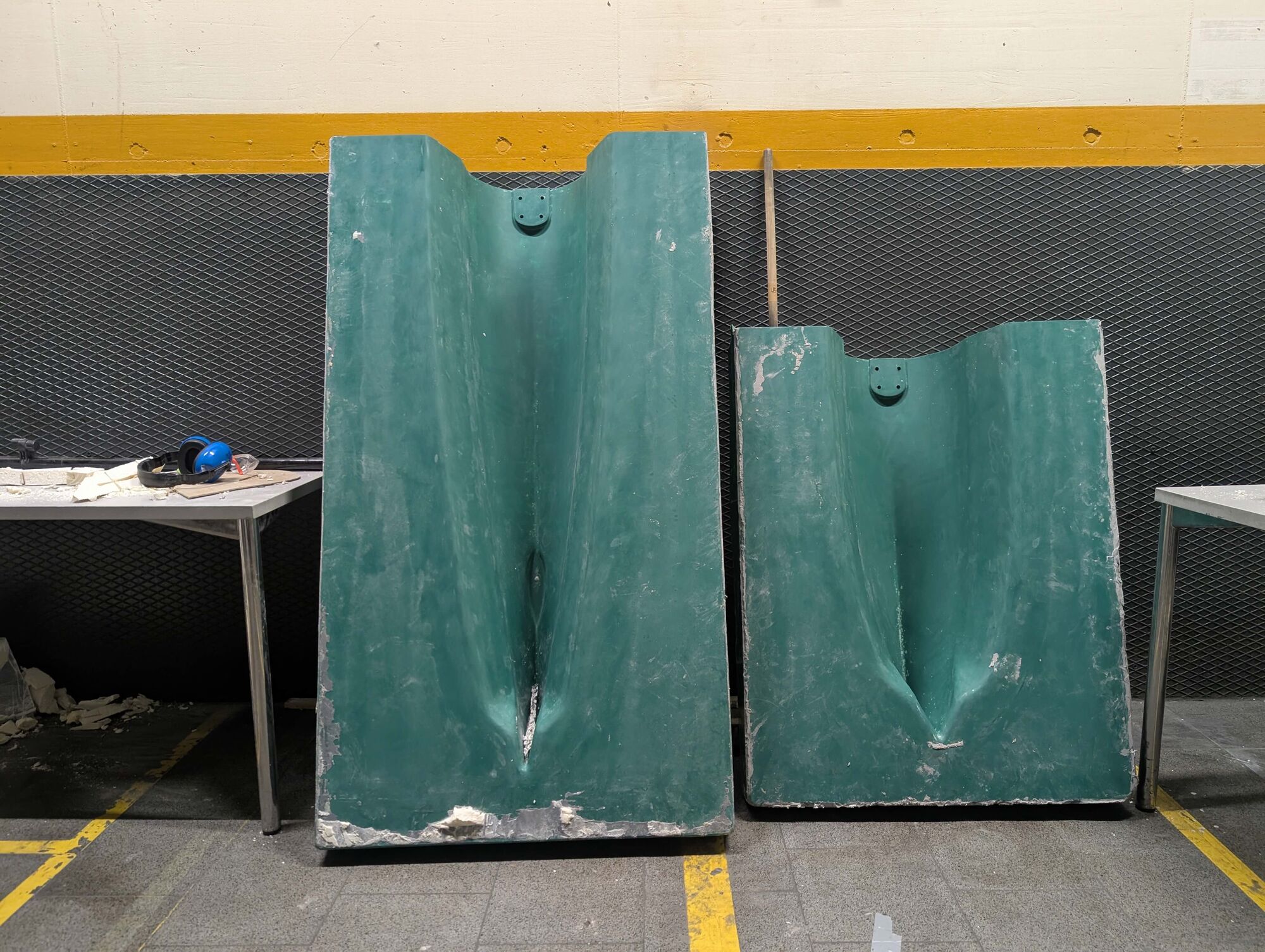 Workshop work on the hull